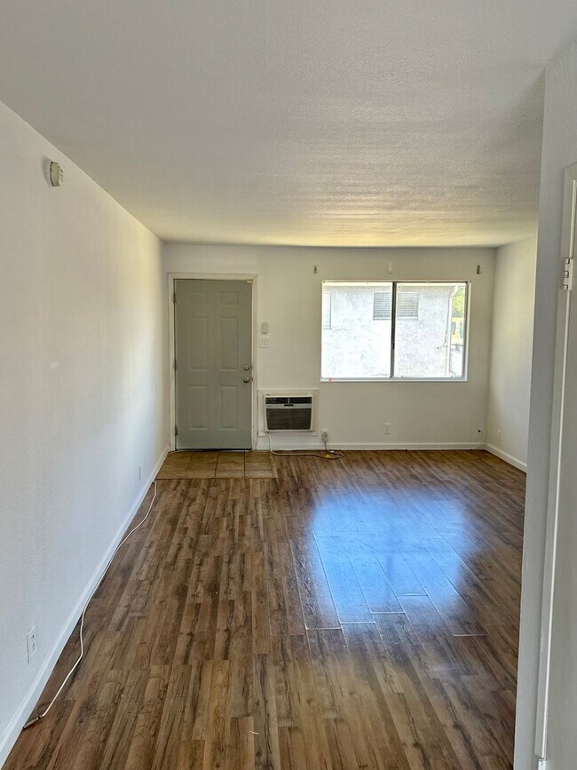1612 Sycamore Dr in Antioch, CA - Building Photo - Building Photo