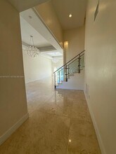10942 NW 59th St in Doral, FL - Building Photo - Building Photo