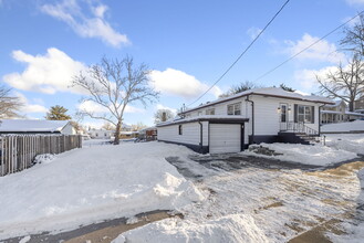 409 W 5th St in Muscatine, IA - Building Photo - Building Photo