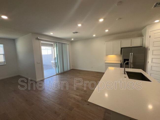17746 W Turquoise Ave in Glendale, AZ - Building Photo - Building Photo