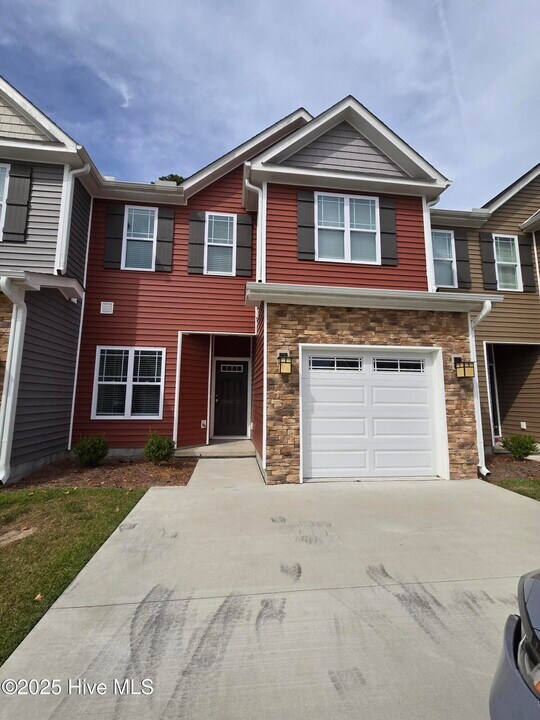 1819 Fox Den Way in Greenville, NC - Building Photo