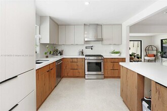 1235 Buchanan St in Hollywood, FL - Building Photo - Building Photo