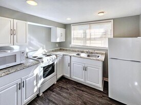 8102 4th Ave S, Unit b in Birmingham, AL - Building Photo