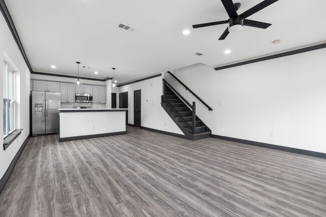 property at 911 Panama St