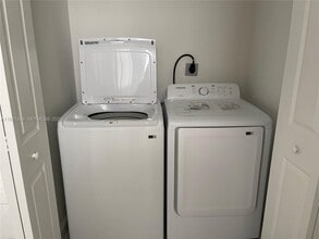 12178 NW 24th Pl in Miami, FL - Building Photo - Building Photo