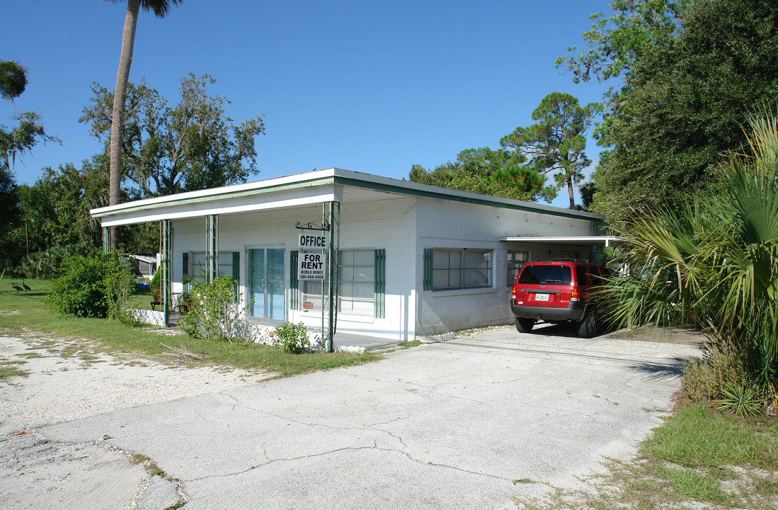 560 Us-17-92 in Debary, FL - Building Photo