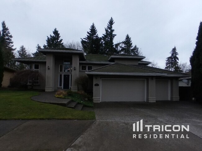 11376 SE Highland Loop in Clackamas, OR - Building Photo - Building Photo
