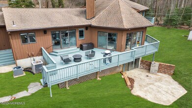 180 Hartshorne Rd in Rumson, NJ - Building Photo - Building Photo