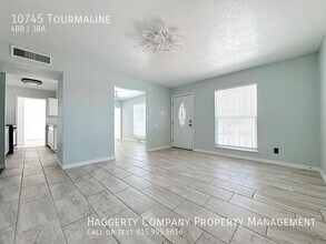 10745 Tourmaline St in El Paso, TX - Building Photo - Building Photo