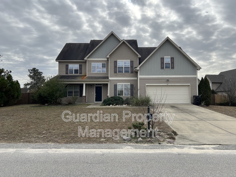 161 Heathrow Dr in Spring Lake, NC - Building Photo