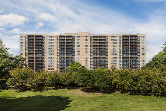 Place One Condominium in Alexandria, VA - Building Photo - Building Photo