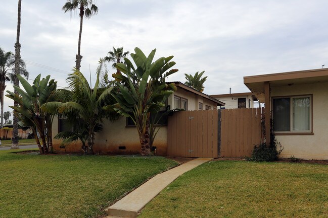 1637 S Tremont St in Oceanside, CA - Building Photo - Building Photo