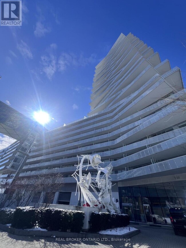 15 Queens Quay E in Toronto, ON - Building Photo - Building Photo
