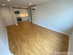 334 Harvard St, Unit E3 in Cambridge, MA - Foto de edificio - Building Photo