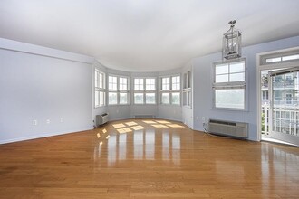 4 Constellation Pl in Jersey City, NJ - Building Photo - Building Photo