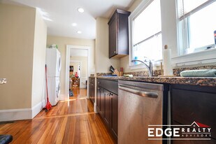 20 Matchett St, Unit 1 in Boston, MA - Building Photo