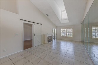 134 Sun Isle Cir in Treasure Island, FL - Building Photo - Building Photo