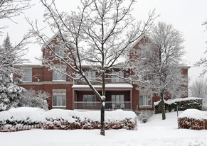 Les Sentiers Du Lac in Dollard-des-Ormeaux, QC - Building Photo - Building Photo