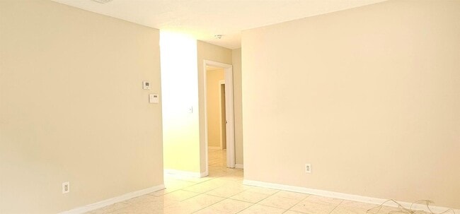151 NE 185th Terrace in Miami, FL - Building Photo - Building Photo