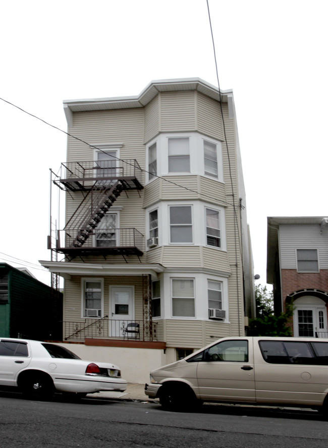 108 Inslee Pl in Elizabeth, NJ - Building Photo - Building Photo