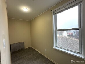 618 Carlock Ave in Perth Amboy, NJ - Building Photo - Building Photo