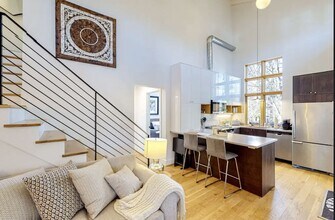 3411 SE Naef Rd in Milwaukie, OR - Building Photo - Building Photo