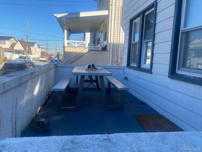 86 Brookline Ave in East Atlantic Beach, NY - Building Photo - Building Photo