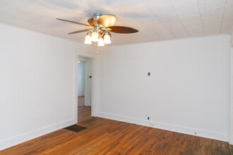 105 Burns St in Morganton, NC - Building Photo - Building Photo