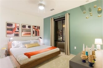 1102 S Lamar Blvd in Austin, TX - Building Photo - Building Photo