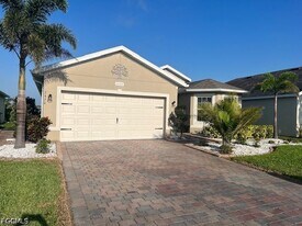 3420 Cancun Ct in Cape Coral, FL - Building Photo