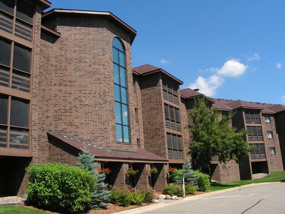 Poplar Bridge in Bloomington, MN - Foto de edificio