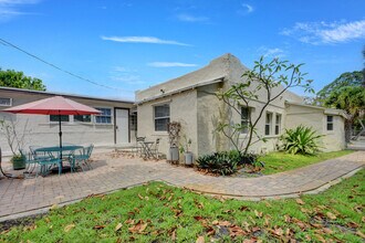830 Valley Forge Rd in West Palm Beach, FL - Building Photo - Building Photo