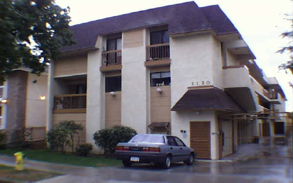 1120 E Elk Ave in Glendale, CA - Building Photo