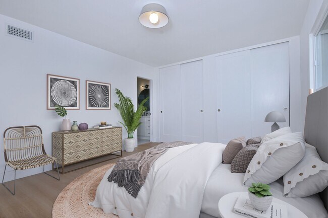 A Santa Monica Sanctuary: 834 Fourth Street in Santa Monica, CA - Building Photo - Building Photo