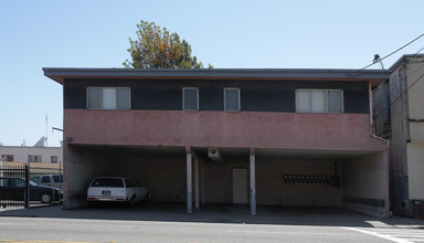 6663 Foothill Blvd in Oakland, CA - Building Photo - Building Photo