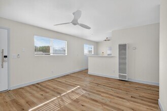 921 Alamitos Ave in Long Beach, CA - Foto de edificio - Building Photo