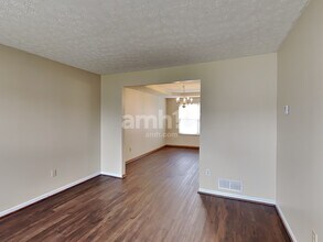 8438 Lucerne Dr in Reynoldsburg, OH - Building Photo - Building Photo