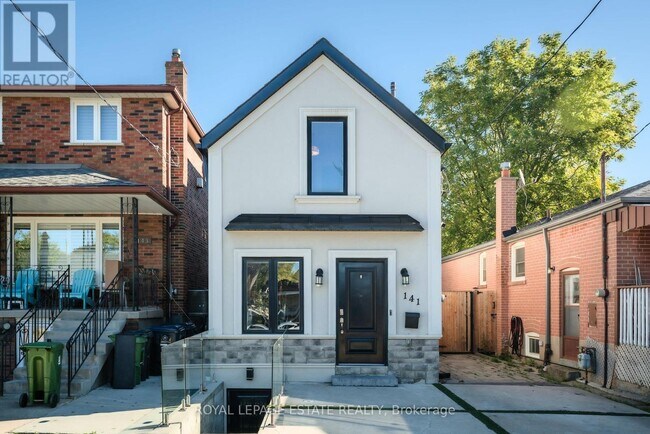 141 S Edgely Ave in Toronto, ON - Building Photo - Building Photo