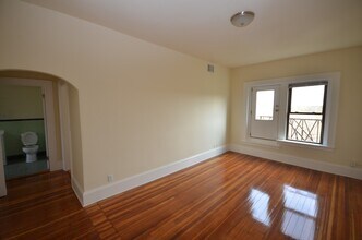1486 Beacon St, Unit 14 in Brookline, MA - Building Photo - Building Photo