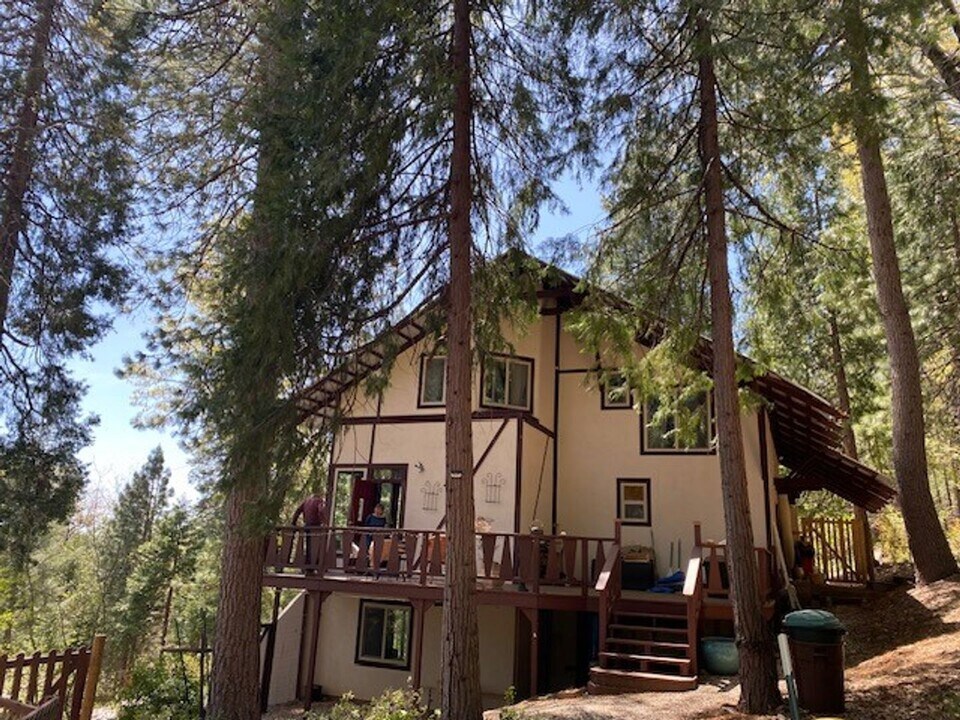 14200 Tahoe View Dr in Grass Valley, CA - Building Photo