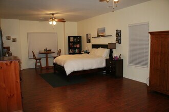 300 SW Bordeaux Ct in Bentonville, AR - Building Photo - Building Photo