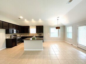 7018 Baitland Dr in Missouri City, TX - Building Photo - Building Photo