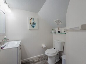 724 Kensington Lake Cir in Brandon, FL - Building Photo - Building Photo