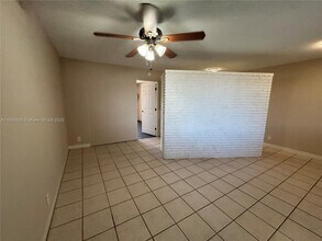 3049 NW 9th Ave in Wilton Manors, FL - Foto de edificio - Building Photo