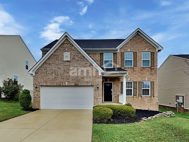 2215 Ambergate Dr