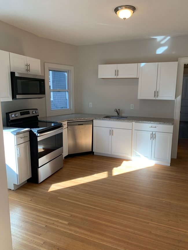 806 Ashland Ave, Unit 2