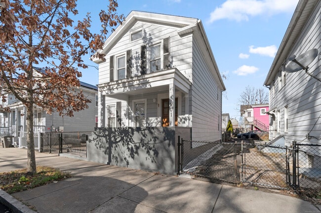 201 Portsea St in New Haven, CT - Building Photo - Building Photo