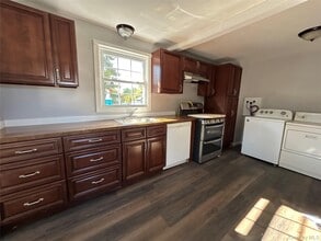 490 Commack Rd in Commack, NY - Building Photo - Building Photo
