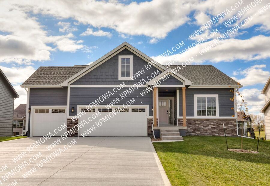 440 NW Ashley Cir in Waukee, IA - Building Photo