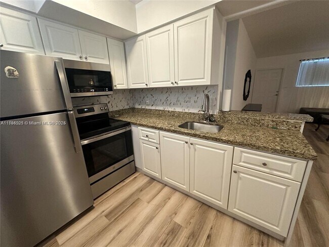 12101 Griffing Blvd in North Miami, FL - Building Photo - Building Photo
